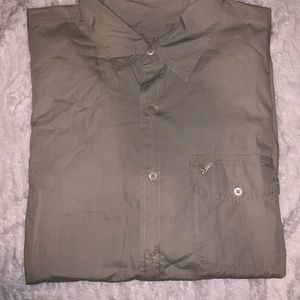 🎯American Eagle Button Down 🎯